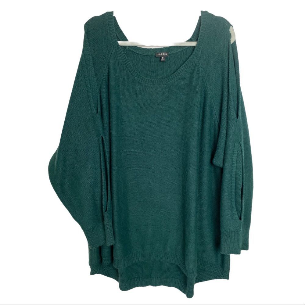 Torrid size 5/5X hunter green cold shoulder top statement sleeve knit sweater